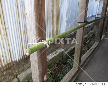 竹の手すりの写真素材