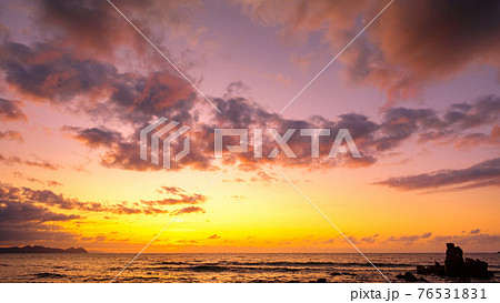 夕焼け 幻想的 雲 夕景の写真素材 夕焼け 幻想的 雲 夕景の写真素材