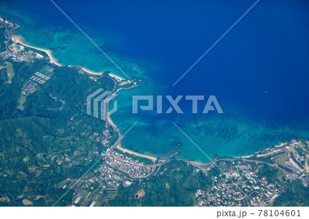 航空写真 海 沖縄県 空撮の写真素材