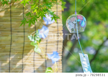 背景 夏 風鈴 壁紙の写真素材