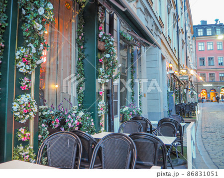 カフェ 建物外観 おしゃれ ヨーロッパの写真素材