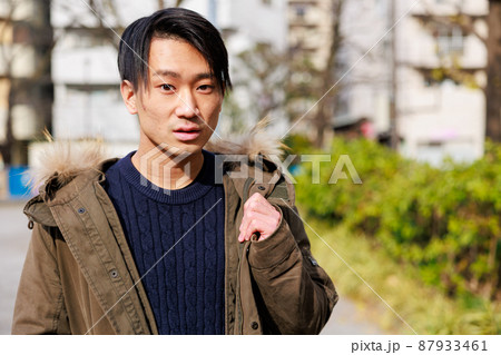 細目 日本人 笑顔の写真素材