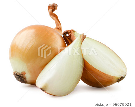 Onions being grated – License Images – 12337962 ❘ StockFood