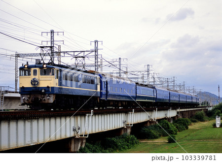 寝台特急 ブルートレイン なは 列車の写真素材 - PIXTA