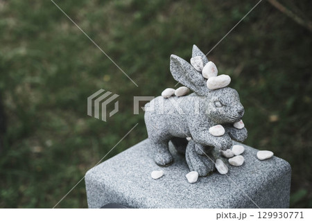 ウサギの石像^^ かわいいウサギの石像の写真・画像素材-Snapmart（スナップマート）