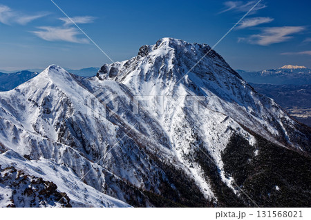 雪山の風景写真 山形 銀山温泉☃️ 雪降る温泉街のかっこよさたるや😭 写真では伝え