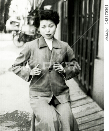 昭和 レトロ 人物 男性の写真素材 - PIXTA 昭和 レトロ 人物 男性の写真素材 - PIXTA